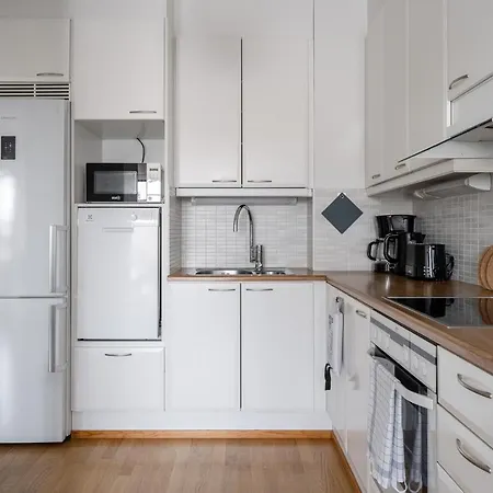 Floor 1br In Tampella With Free Parking, Sauna & Balcony Tampere